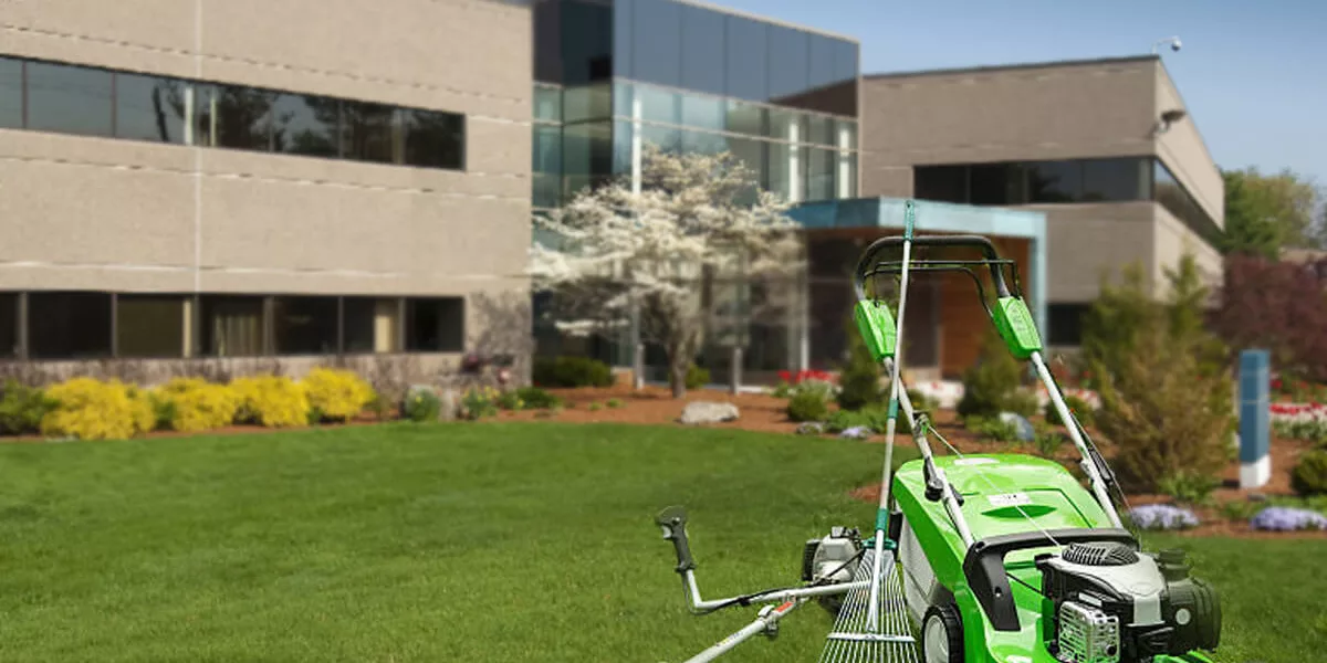 what-facilities-you-will-get-in-commercial-lawn-care-packages